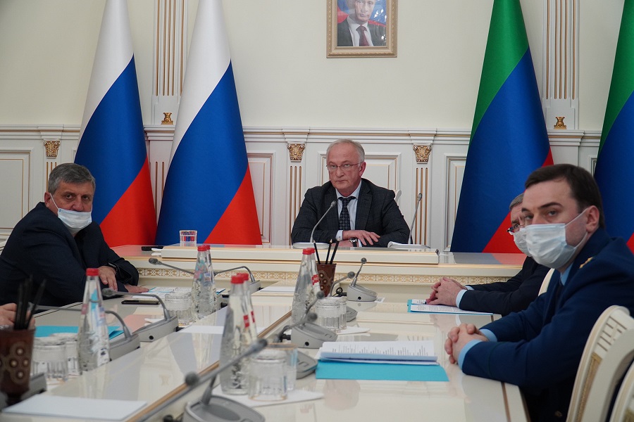 Абдулпатах Амирханов провел заседание Совета по координации деятельности контролирующих органов в финансово-бюджетной сфере