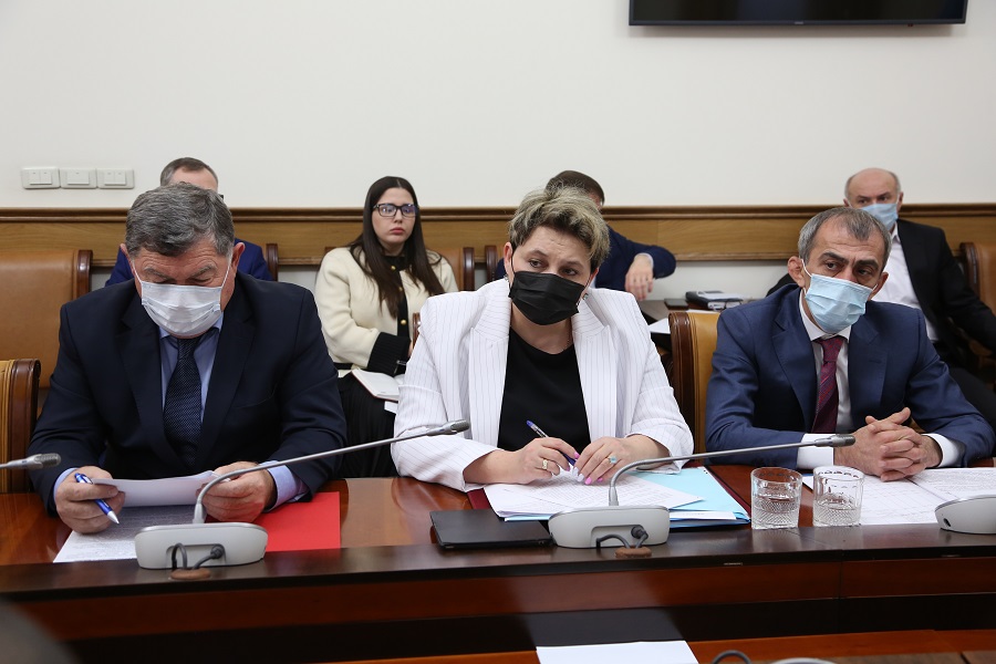 Правительство окажет поддержку в реализации крупных инвестпроектов в Сулейман-Стальском районе