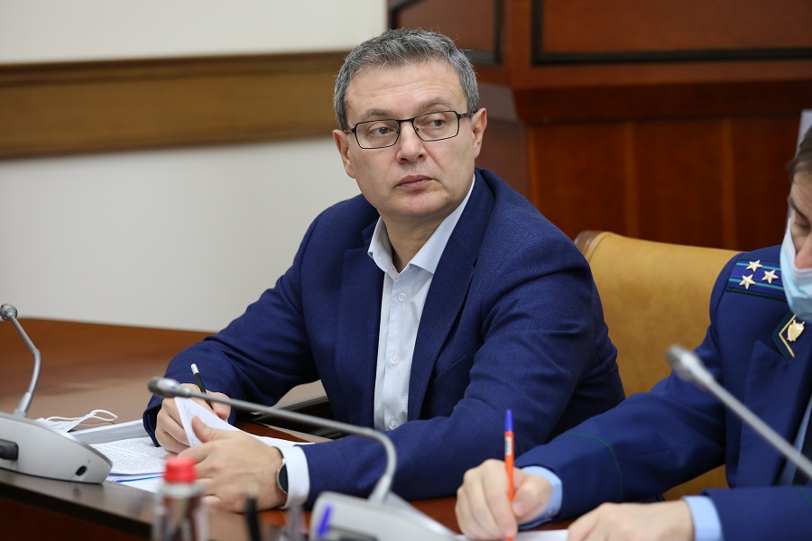 Пресечение нелегальной работы майнинг-ферм обсудили под руководством Абдулпатаха Амирханова