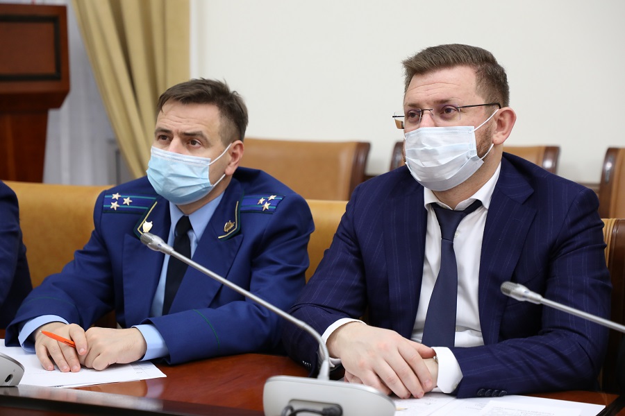 Пресечение нелегальной работы майнинг-ферм обсудили под руководством Абдулпатаха Амирханова
