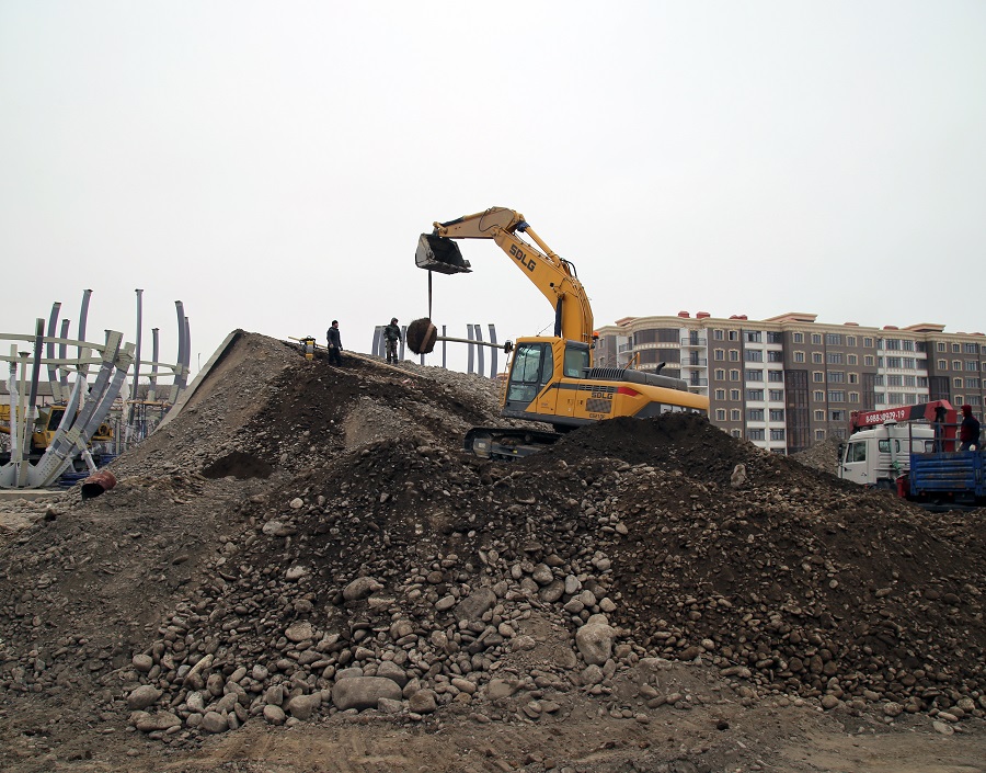 Абдулпатах Амирханов ознакомился с ходом строительства ряда объектов в Дербенте