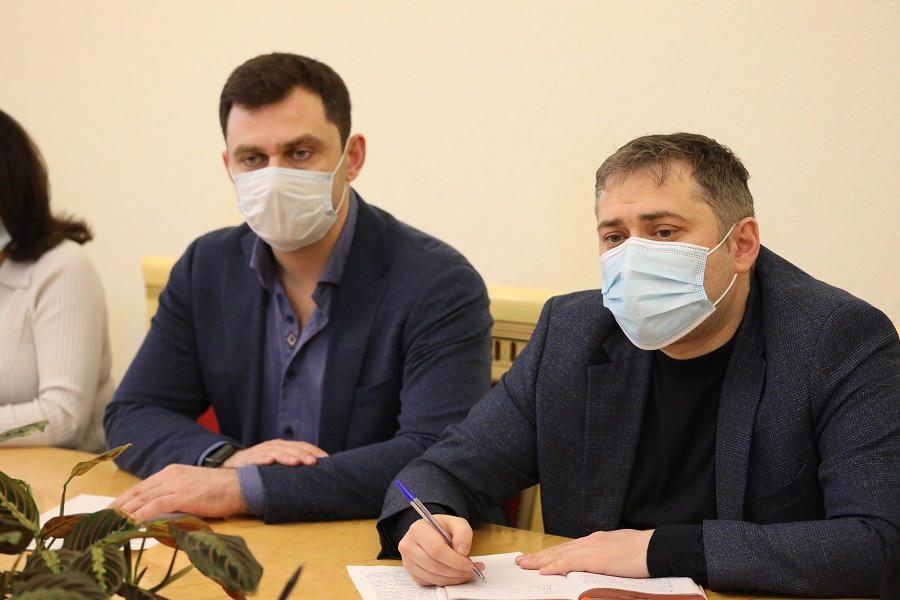 Ситуацию с пожаром в школе в Цунтинском районе обсудили под руководством Абдулпатаха Амирханова