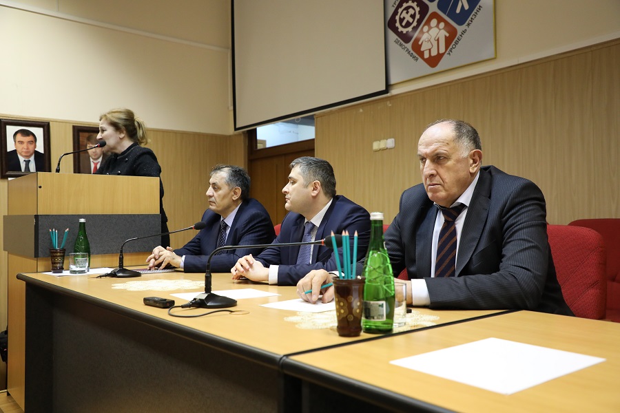 Коллективу Минтруда Дагестана представили нового руководителя