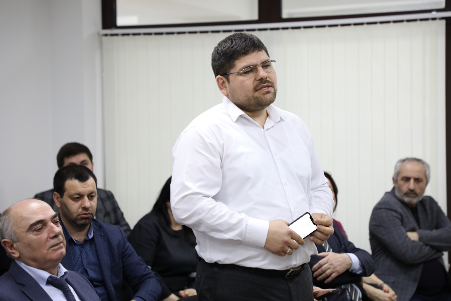 Абдулмуслим Абдулмуслимов: «Каждый свой день начинаю с чтения газет и новостных сообщений»