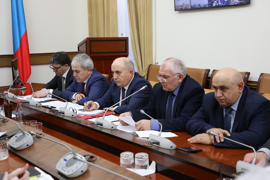 Абдулмуслим Абдулмуслимов поставил задачи по безаварийному пропуску половодья и паводков в Дагестане