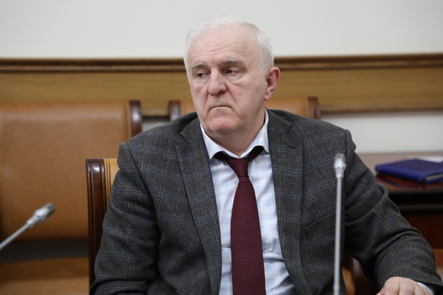 Абдулмуслим Абдулмуслимов поставил задачи по безаварийному пропуску половодья и паводков в Дагестане