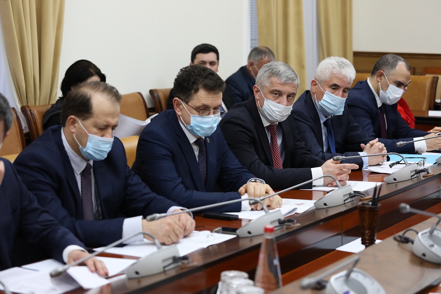 Власти Дагестана обеспечат продовольственную безопасность и проработают меры поддержки бизнеса