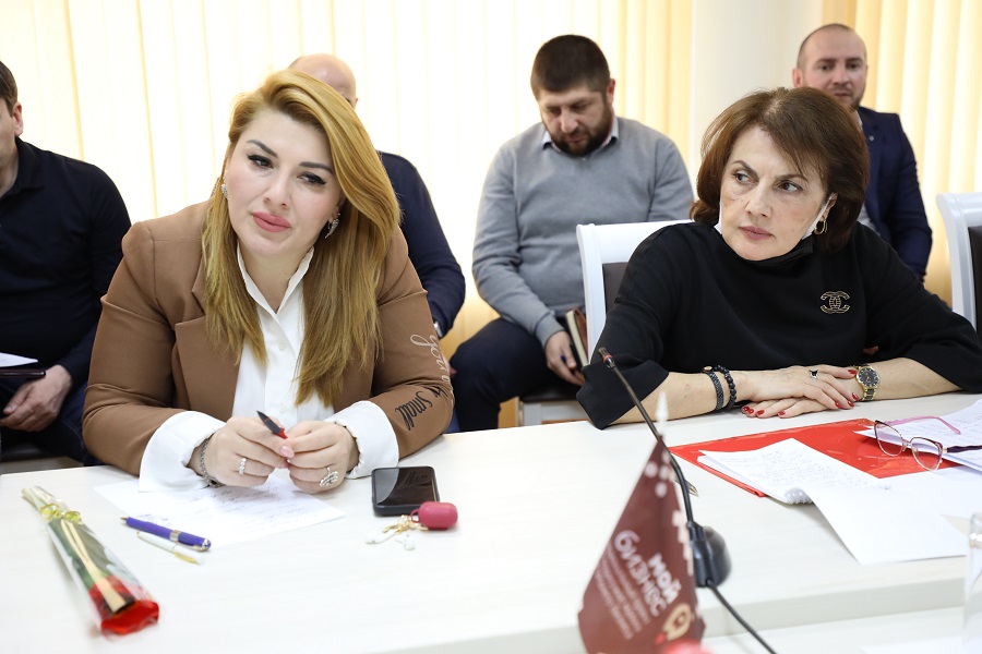 Абдулмуслим Абдулмуслимов призвал поставщиков не наживаться на дагестанцах, необоснованно завышая цены