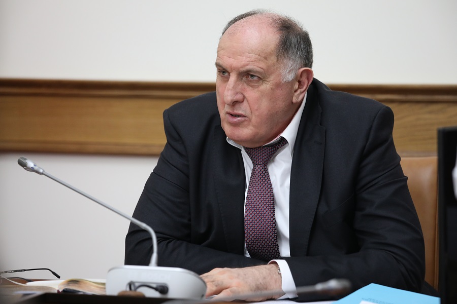 Абдулмуслим Абдулмуслимов провел заседание Комиссии по регулированию вылова анадромных видов рыб
