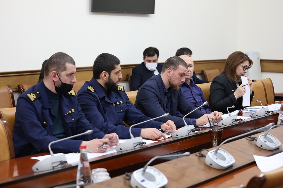 Абдулмуслим Абдулмуслимов провел заседание Комиссии по регулированию вылова анадромных видов рыб