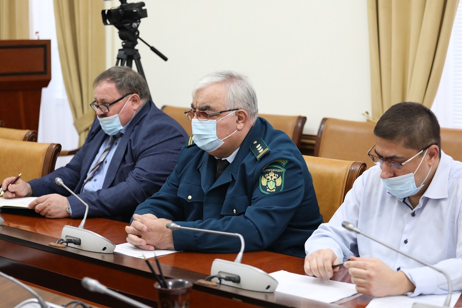 Абдулмуслим Абдулмуслимов провел заседание Комиссии по регулированию вылова анадромных видов рыб