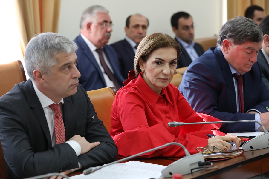Власти Дагестана разрабатывают меры по обеспечению устойчивости развития экономики