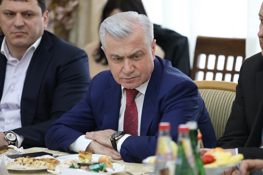 Абдулмуслим Абдулмуслимов встретился с участниками летних Олимпийских и Паралимпийских игр