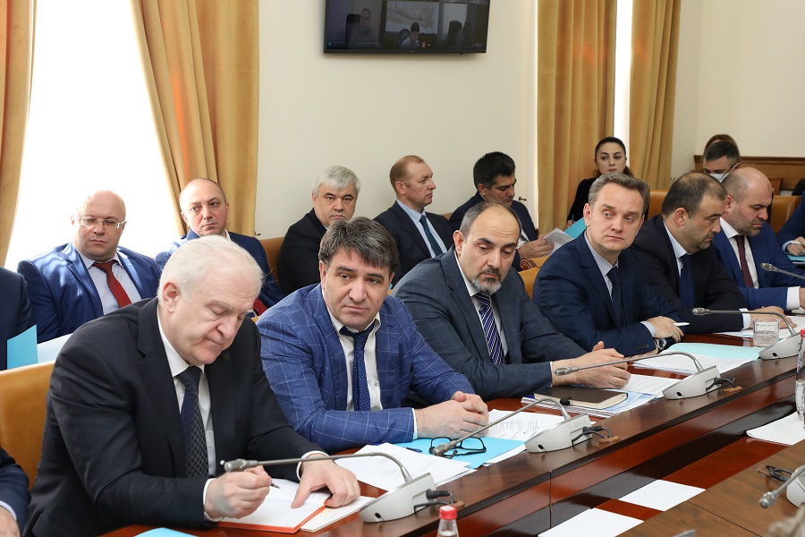 В бюджете Дагестана предусмотрят допсредства на социальные выплаты и поддержку экономики