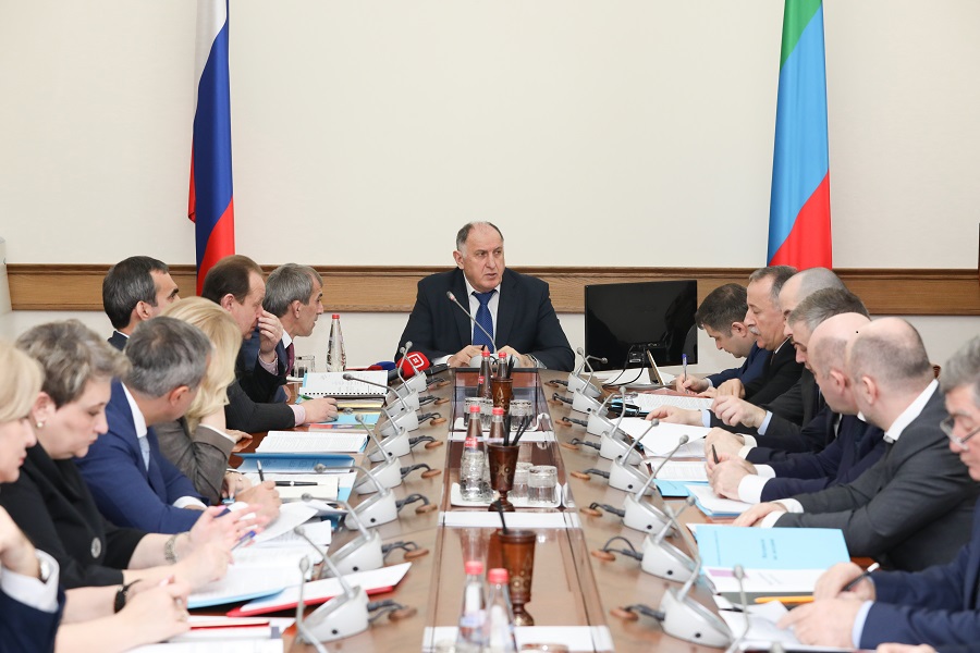 Итоги социально-экономического развития Дагестана за 2021 год обсудили на заседании Правительства региона