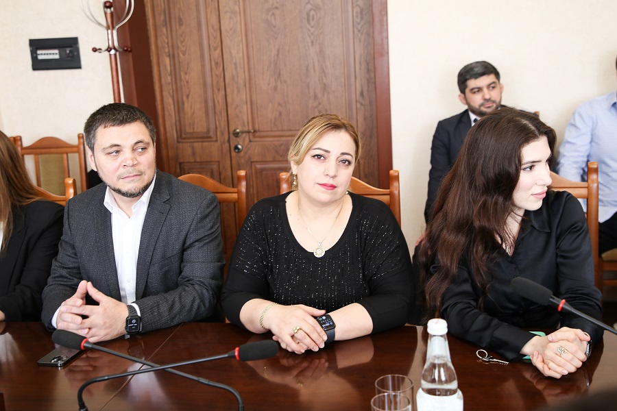 Руслан Алиев представил коллективу Комитета по госзакупкам Дагестана нового руководителя
