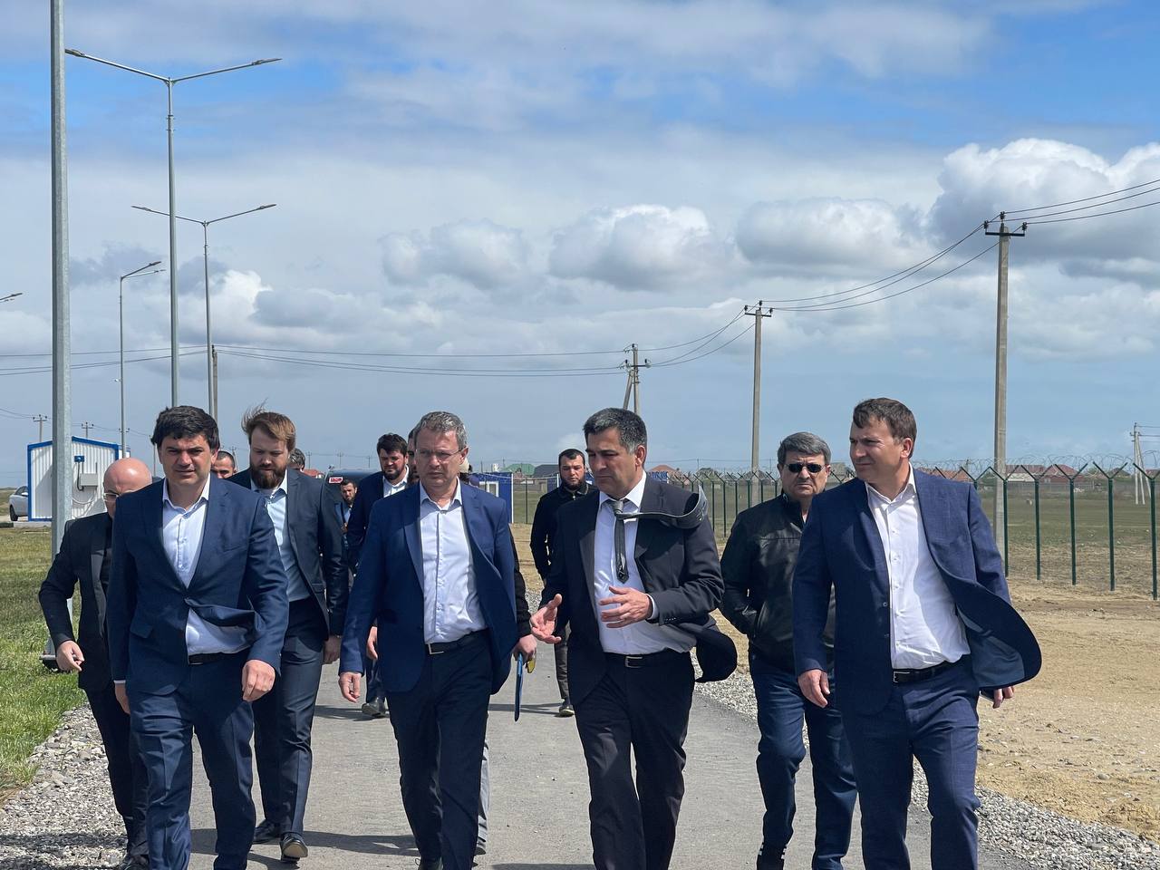 Новые очистные сооружения и детские сады строятся в переселенческом Новолакском районе