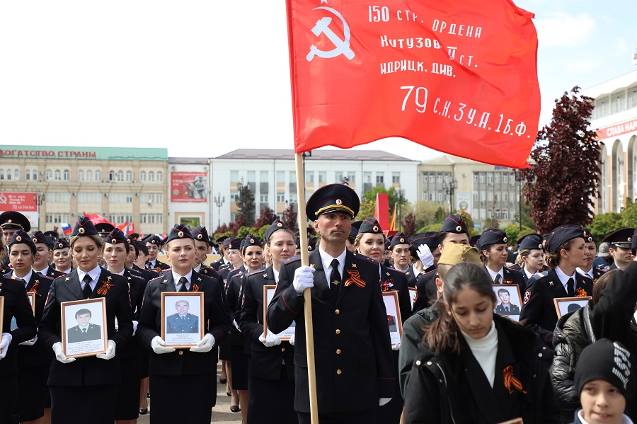 Абдулмуслим Абдулмуслимов принял участие в акции «Бессмертный полк»