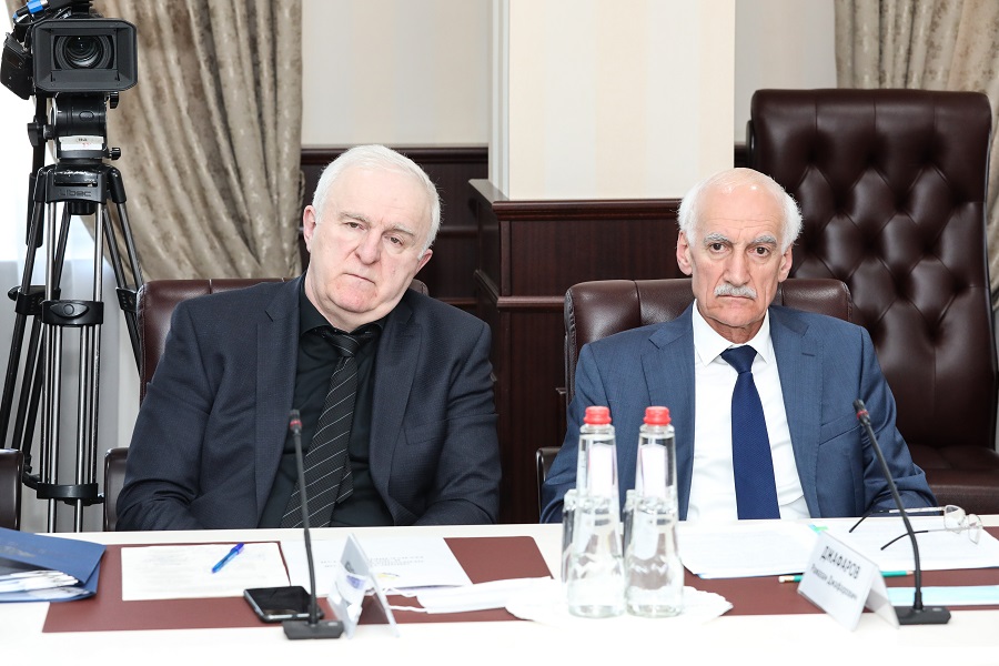 Муниципалитетам Дагестана поручено ускорить процедуру перехода на новую модель контрольно-надзорной деятельности