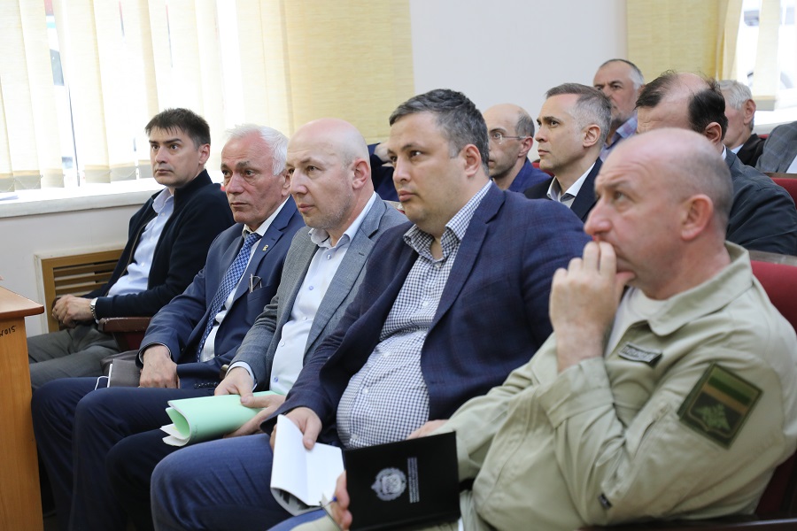 Перспективы социально-экономического развития Цумадинского района рассмотрели под руководством Абдулмуслима Абдулмуслимова