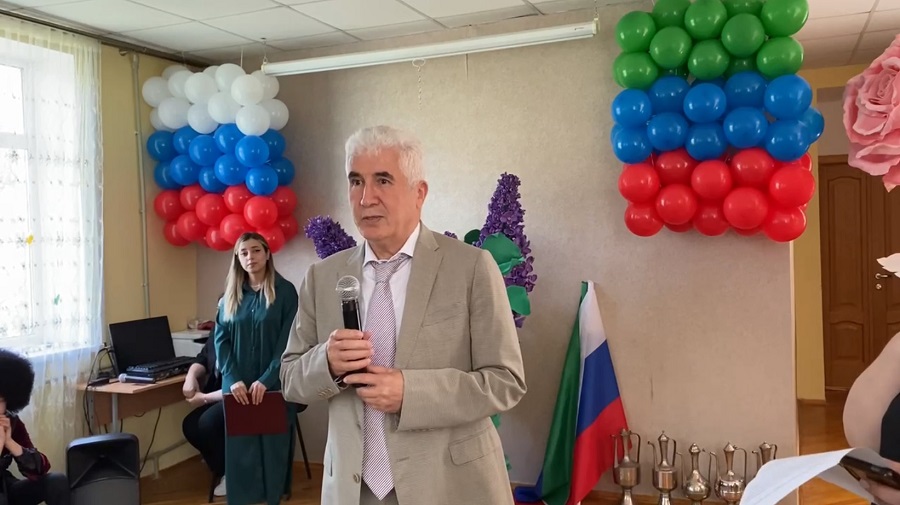 Руслан Алиев поздравил воспитанников социально-реабилитационного центра с Днем защиты детей