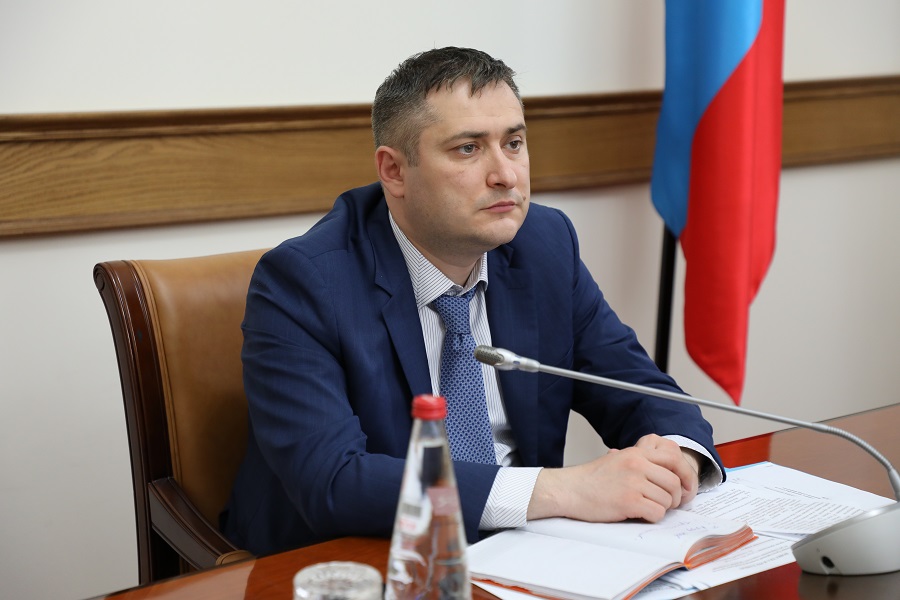 Мурад Казиев провел заседание трёхсторонней комиссии по регулированию социально-трудовых отношений