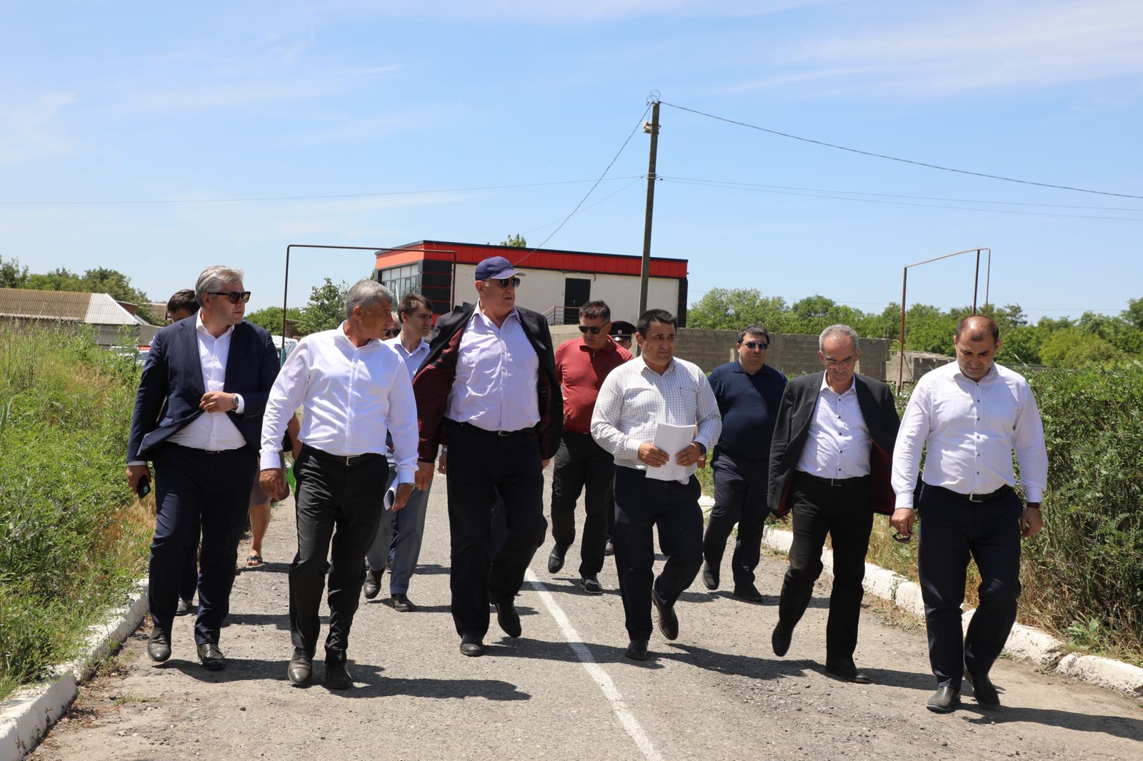 Абдулмуслим Абдулмуслимов подверг критике ход капремонта в школах Кизлярского района