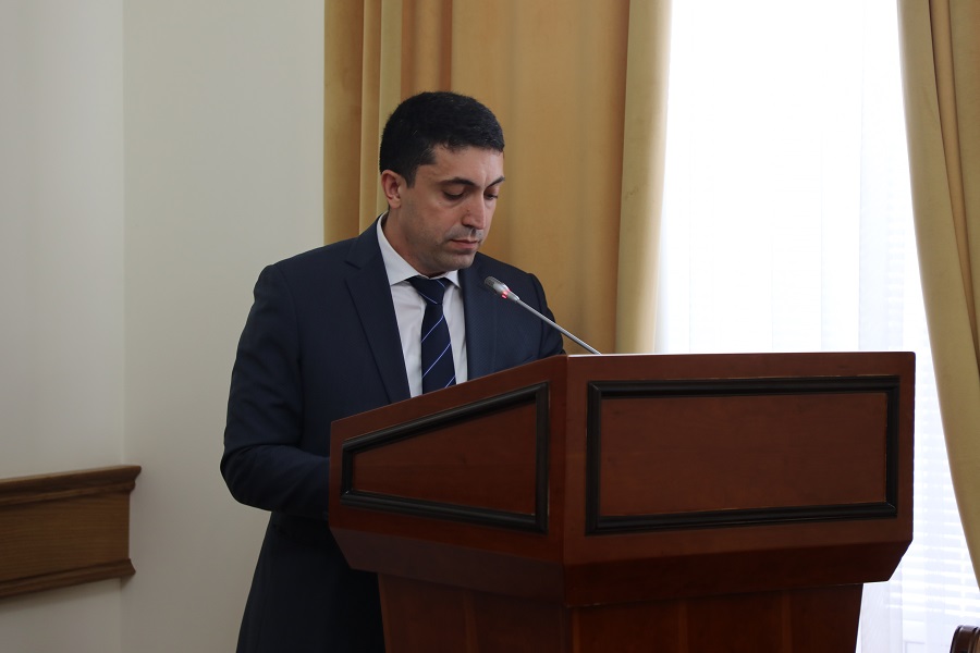 Рамазан Джафаров поручил ужесточить наказание за продажу снюса и насвая вблизи образовательных учреждений