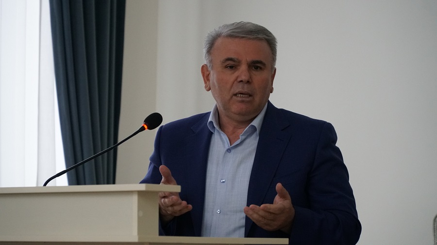 Нариман Абдулмуталибов провел встречу с аграриями Гунибского района