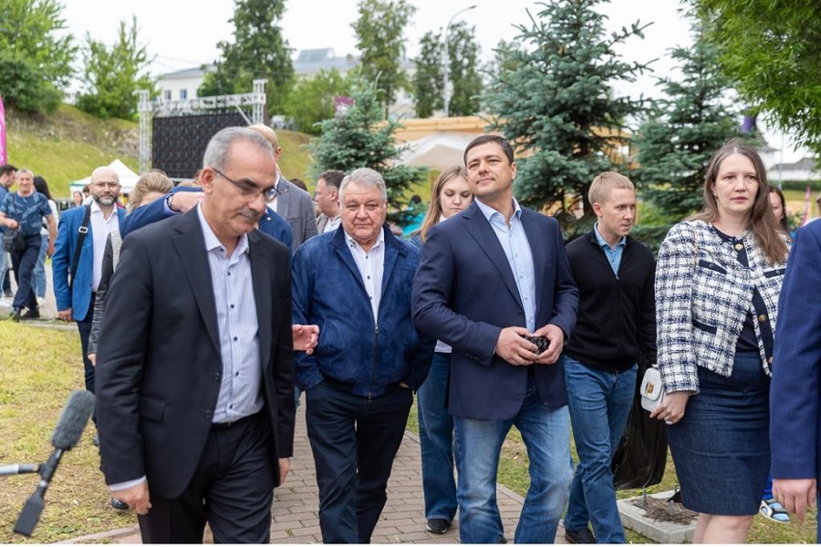 Вице-премьер Нариман Абдулмуталибов принял  участие в Эногастрономической ярмарке «Виноград» в Пскове
