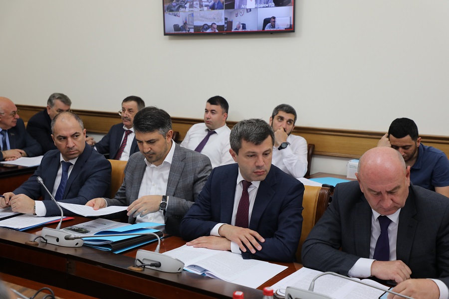 Абдулмуслим Абдулмуслимов раскритиковал муниципалитеты и Минтруда РД за работу в ЕГИССО