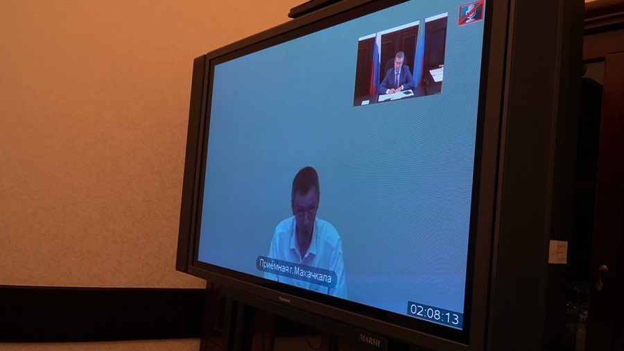 Манвел Мажонц  рассказал Андрею Фурсенко о ремонте дороги в селе Нижний Дженгутай Буйнакского района