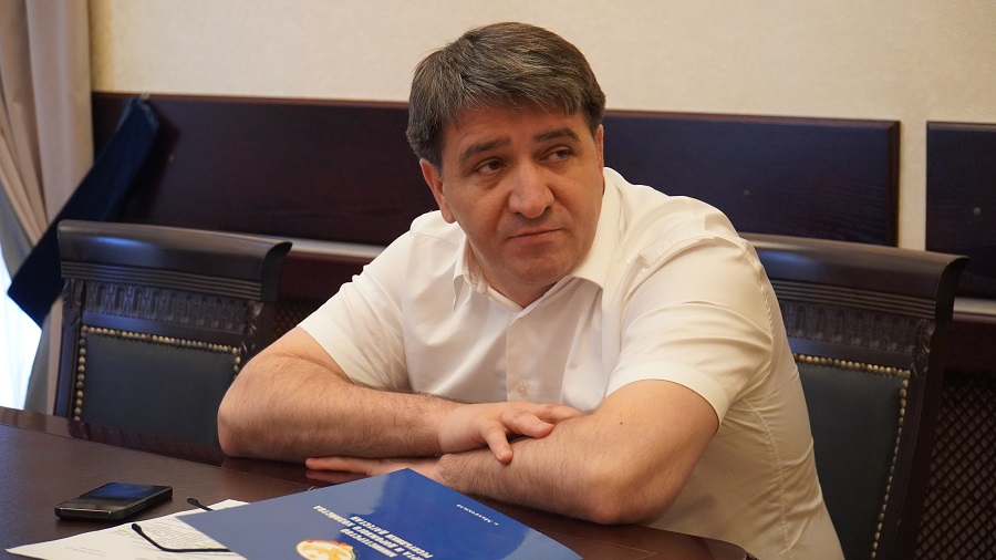 Манвел Мажонц  рассказал Андрею Фурсенко о ремонте дороги в селе Нижний Дженгутай Буйнакского района