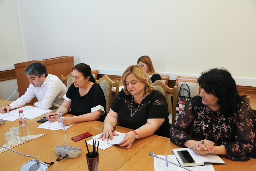 В Дагестане усилят работу по оказанию адресной помощи малообеспеченным русскоязычным семьям с детьми
