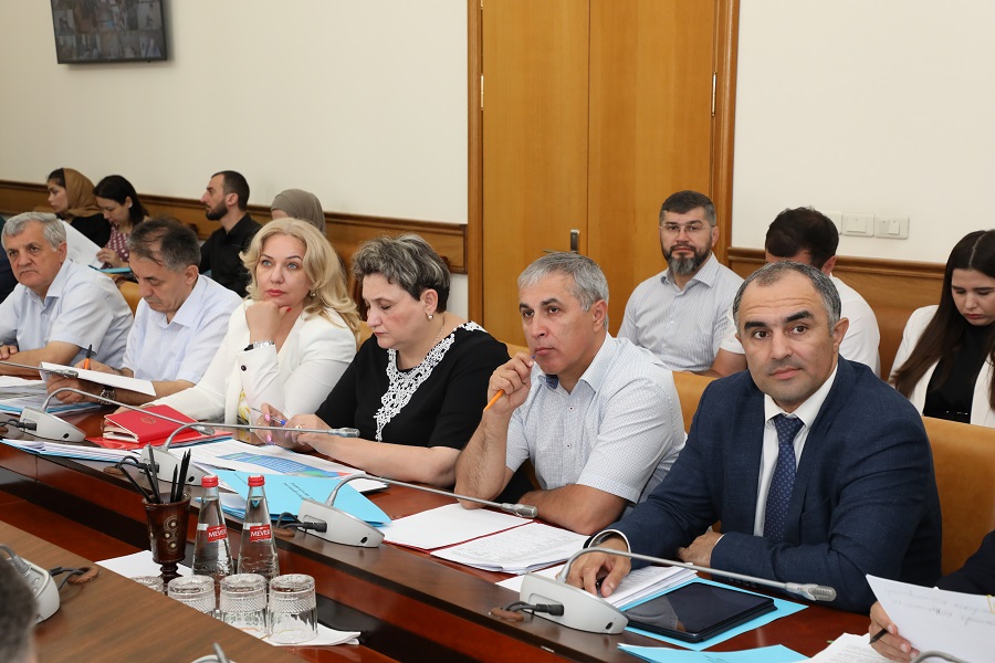 Абдулмуслим Абдулмуслимов дал оценку эффективности реализации государственных программ Республики Дагестан  за 2021 год