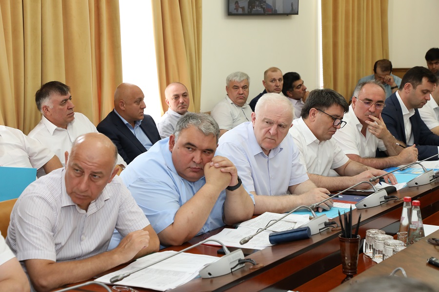 Абдулмуслим Абдулмуслимов дал оценку эффективности реализации государственных программ Республики Дагестан  за 2021 год