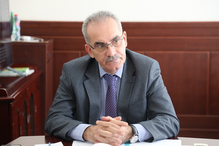 Нариман Абдулмуталибов провел встречу с руководством Агрохимической службы Дагестана