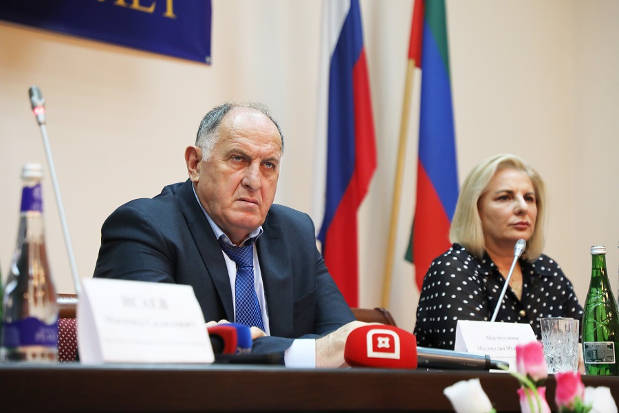Абдулмуслим Абдулмуслимов подчеркнул актуальность ускоренного завершения процедуры банкротства ГУПов в сфере АПК