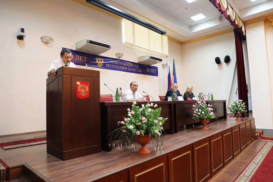Абдулмуслим Абдулмуслимов подчеркнул актуальность ускоренного завершения процедуры банкротства ГУПов в сфере АПК