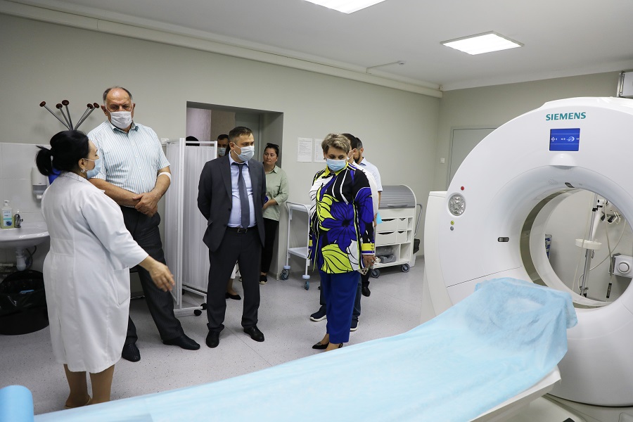 Абдулмуслим Абдулмуслимов посетил Республиканский диагностический центр