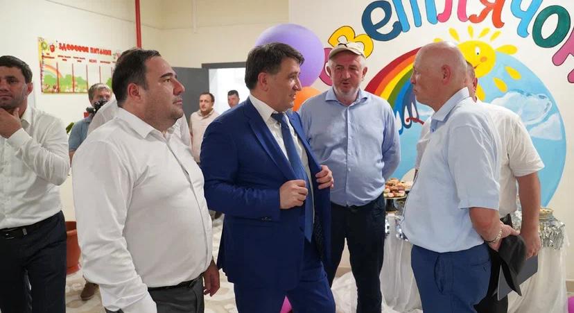 Новую школу и детский сад открыли в селе Эндирей Хасавюртовского района