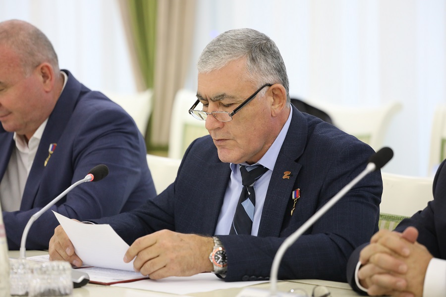 Абдулмуслим Абдулмуслимов встретился с участниками акции «Вахта Героев Отечества»