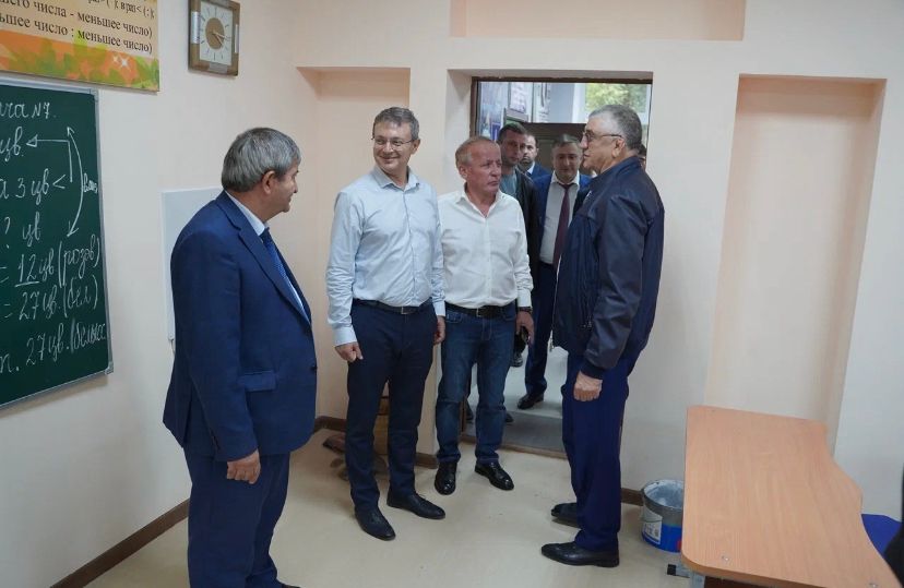 Манвел Мажонц положительно оценил итоги капремонта школ в г. Кизилюрт