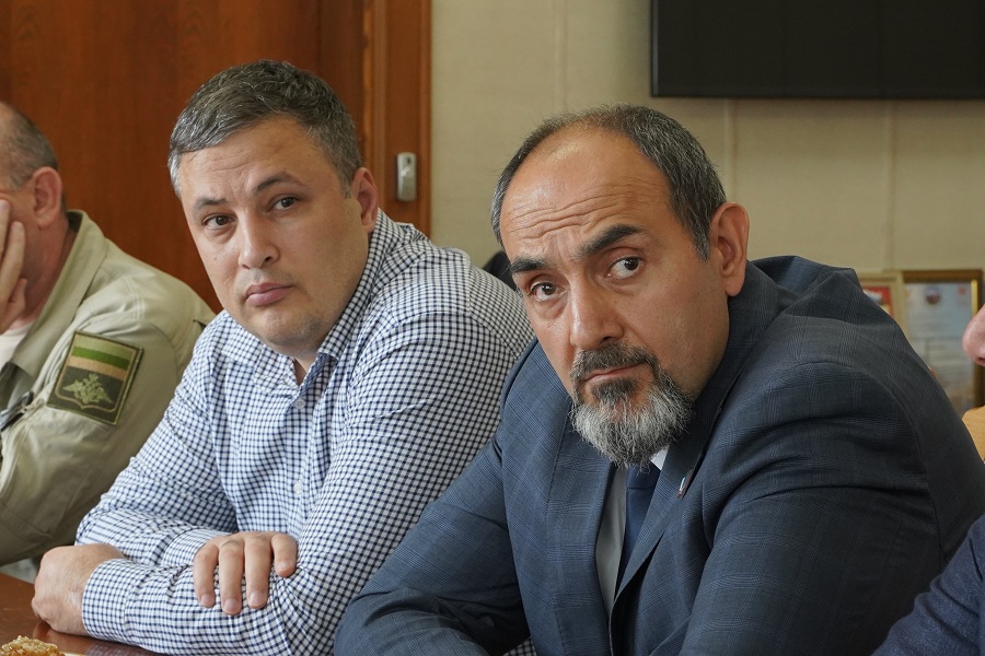 Манвел Мажонц положительно оценил итоги капремонта школ в г. Кизилюрт