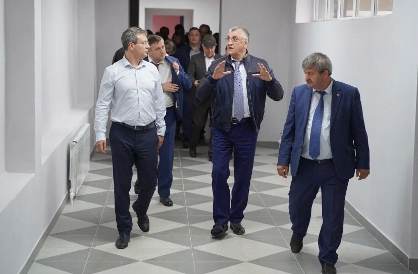 Манвел Мажонц положительно оценил итоги капремонта школ в г. Кизилюрт