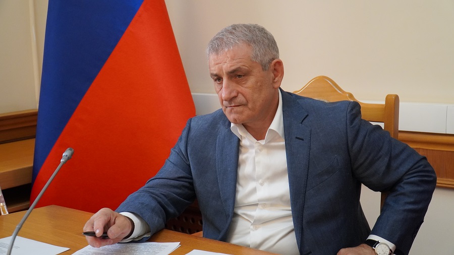 Реализацию нацпроекта «Безопасные качественные дороги» в регионе обсудили в Правительстве Дагестана
