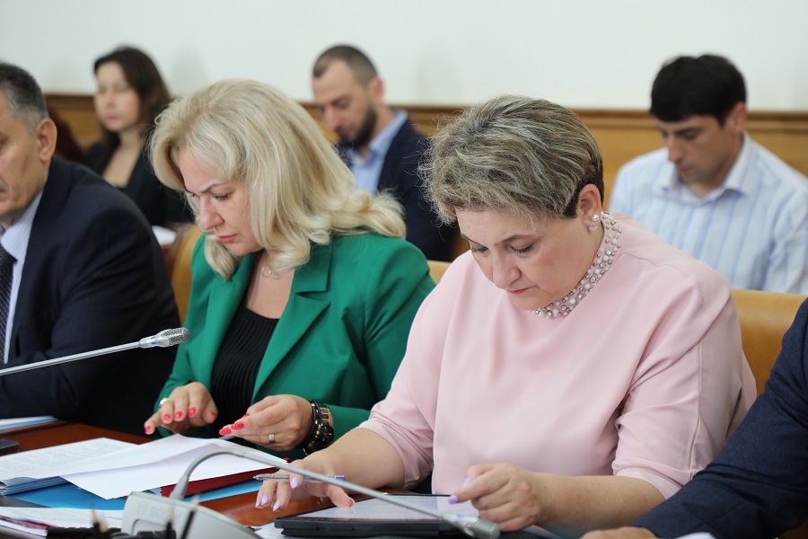 Абдулмуслим Абдулмуслимов поручил провести глубокий анализ ухудшающейся ситуации с демографией в Дагестане и выработать комплекс мер