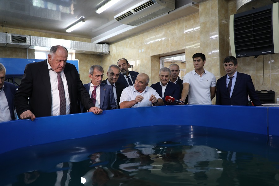 Премьер-министр Дагестана провел лекцию для студентов ДГУ в рамках акции «Поделись своим знанием»