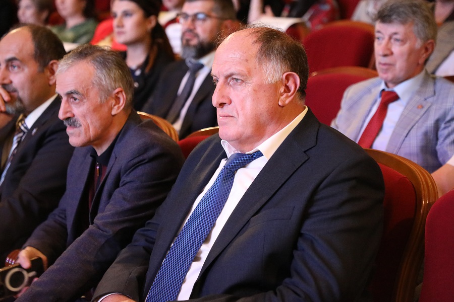День учителя торжественно отметили в Дагестане