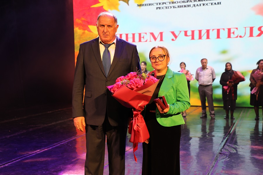 День учителя торжественно отметили в Дагестане